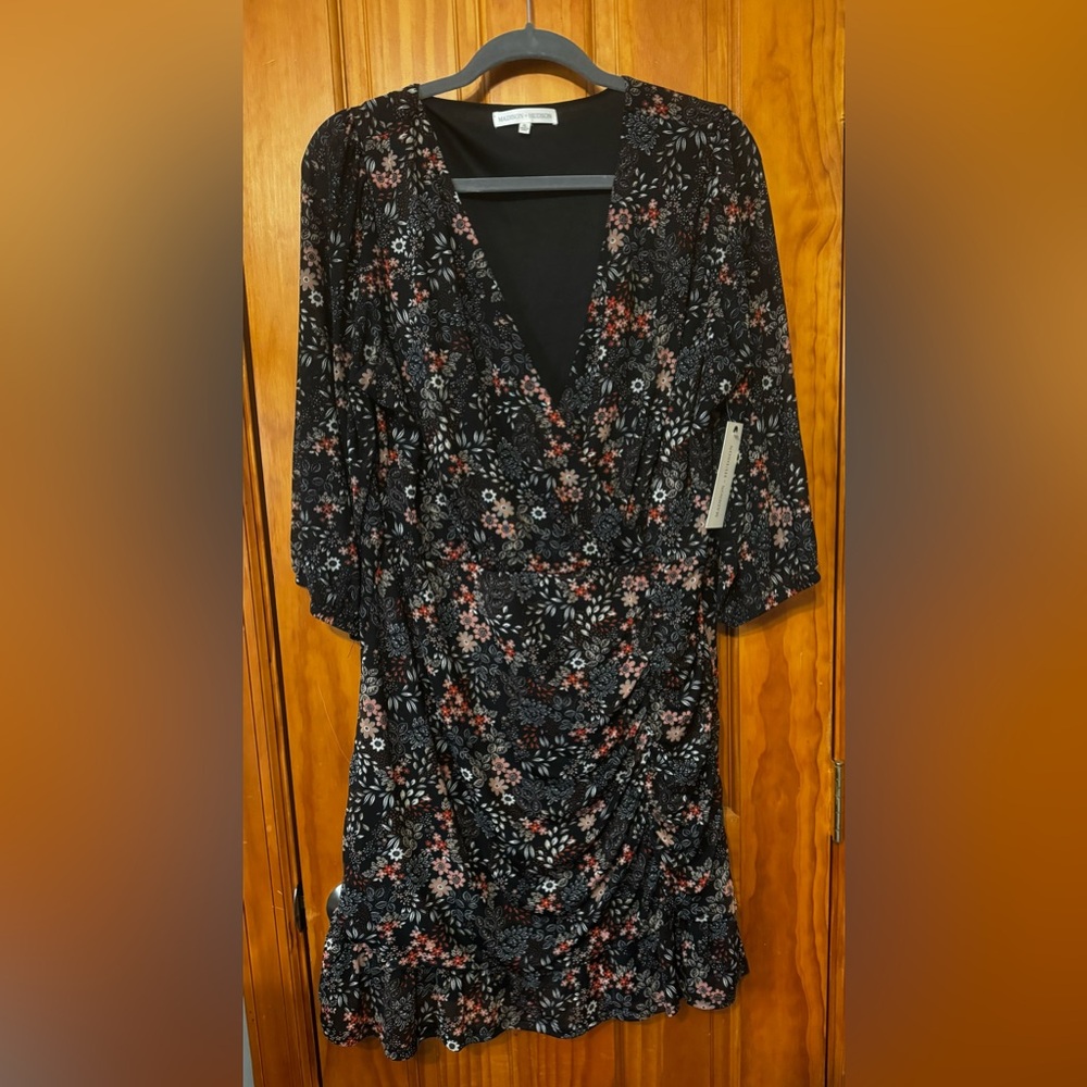 Black floral ruched dress